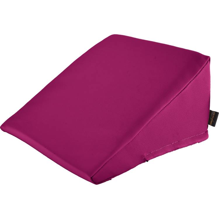 Öffne Keilkissen mit Kunstlederbezug