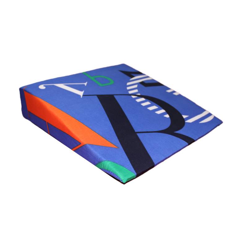 Öffne Sitzkeilkissen eckig, aus Verbundschaum mit Stoffbezug